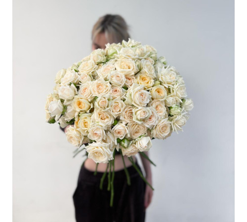 Букет из 21 белой кустовой розы