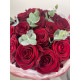 Букет из бордовой розы с эвкалиптом