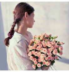 Кустовая роза Лидия 19 шт