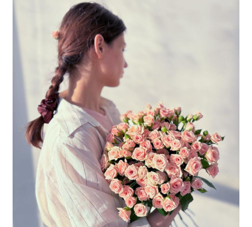 Кустовая роза Лидия 19 шт